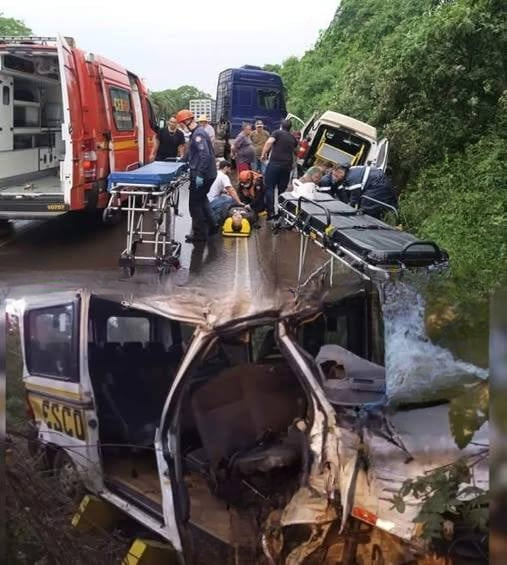 Tragedy on the Road: Over 20 Students Lose Their Lives in Heartbreaking School Bus Accident