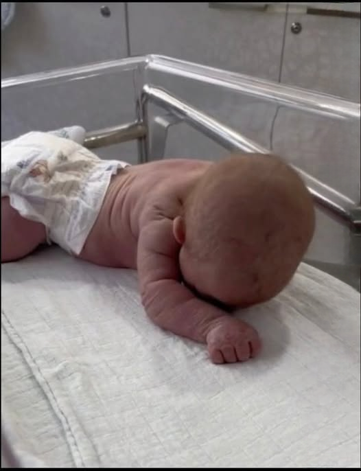 Baby Delivered While Grasping an IUD Sparks Online Buzz