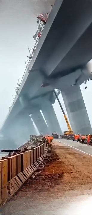 A Split Second Between Life and Disaster: How a Structural Failure Near a Construction Site Evoked Memories of the 2007 I-35W Bridge Collapse