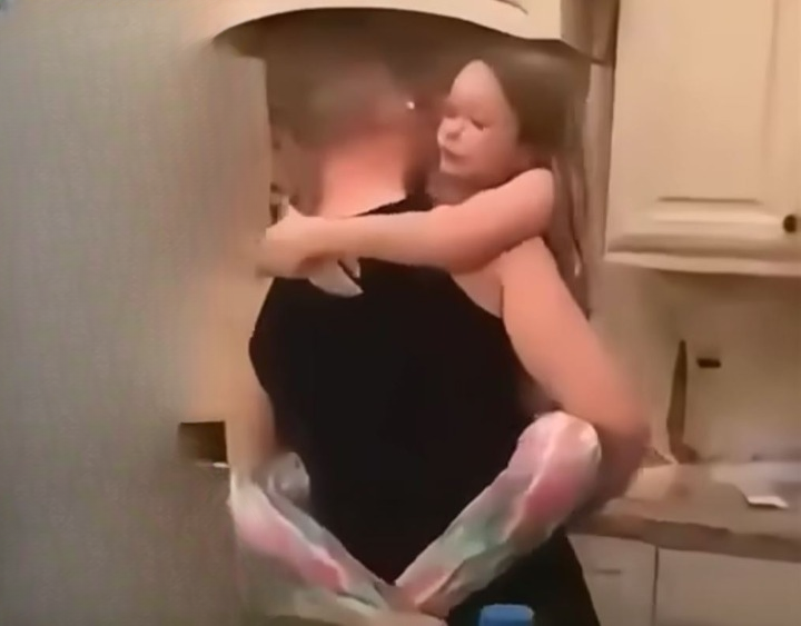 She Stepped Into the Kitchen—and Found a Moment That Touched Her Heart