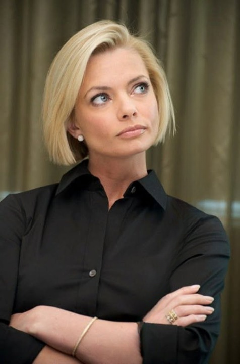 Jaime Pressly: Celebrated Actress Inspires Fans Through Creativity and Confidence