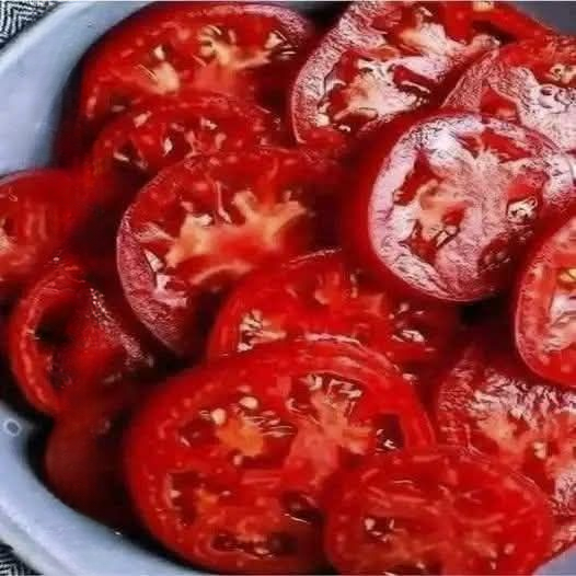 The Health Benefits of Tomatoes: What Science and Nutrition Experts Say