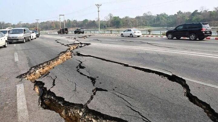 LATEST NEWS: 7.7 Magnitude Earthquake Strikes Southeast Asia, Causing Widespread Damage