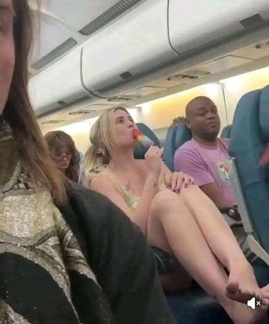 Emotional Scene on an Airplane Leaves Passengers and Viewers Moved
