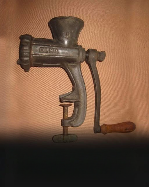 The Forgotten Metal Device That Confused the Internet: Can You Identify This Old Kitchen Tool?