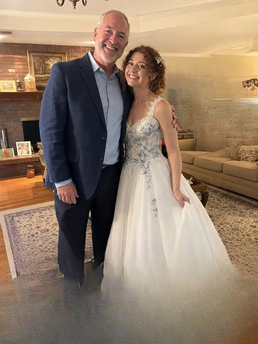 My Dad Turned My Late Mother’s Wedding Dress Into My Prom Gown — And Showed Me the True Meaning of Love