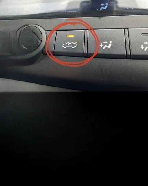 What the Air Recirculation Button in Your Car Really Does