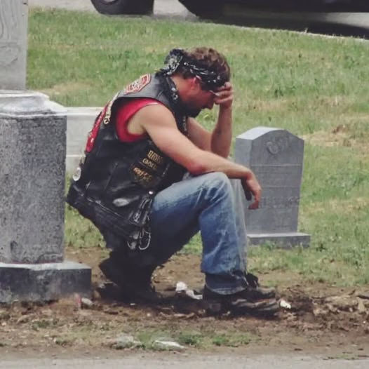 A Stranger Visited My Wife’s Grave Every Week—Until I Learned the Truth