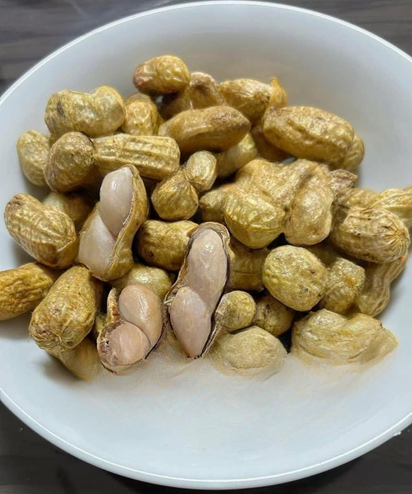 How Peanuts Can Provide Valuable Nutrients in the Diet of Older Adults
