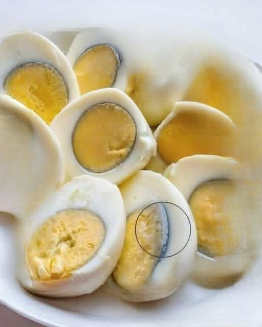 STOP THROWING AWAY YOUR HARD BOILED EGGS UNTIL YOU LEARN THE SHOCKING TRUTH BEHIND THE MYSTERIOUS GREEN