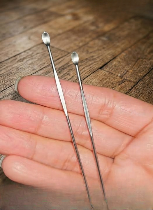 The Day My Boss Handed Everyone Ear Picks — And Somehow Changed The Entire Office