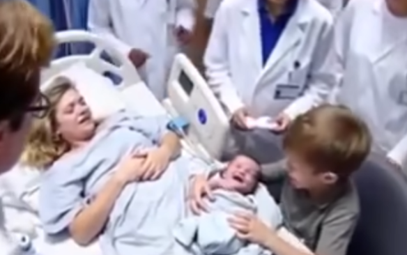 When a Newborn Doesn’t Cry Immediately: What Doctors Say About Those Critical First Moments