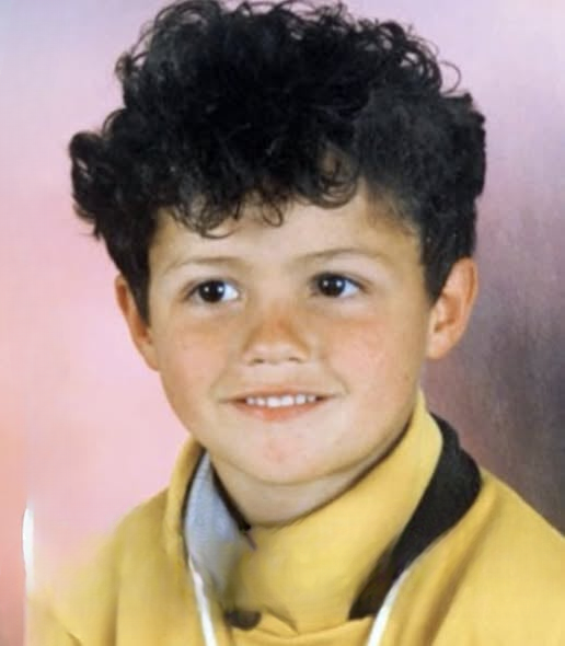 A Childhood Nobody Noticed — Then He Became World-Famous