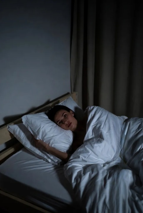 Why So Many People Wake Up in the Middle of the Night — and What Can Actually Help