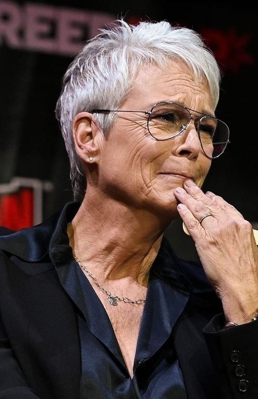 Jamie Lee Curtis Shares Emotional Message About a Personal Loss